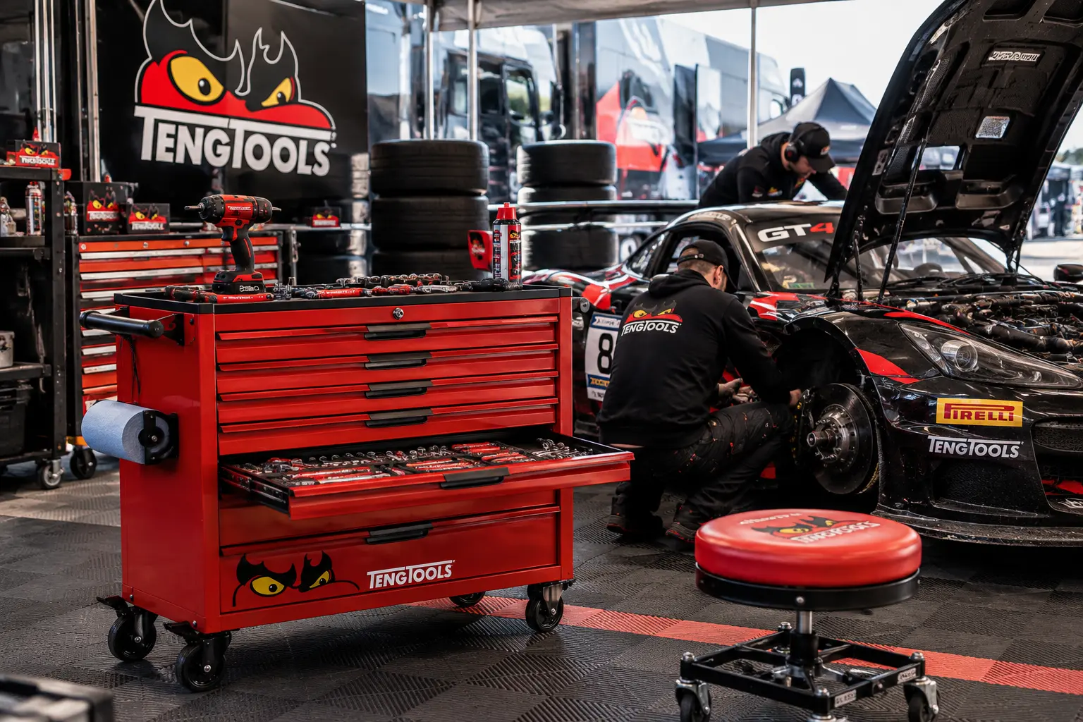 Teng Tools-vagn i motorsportdepå
